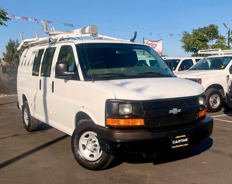 Chevrolet Express Cargo Van Vehicle Full-screen Gallery Image 02