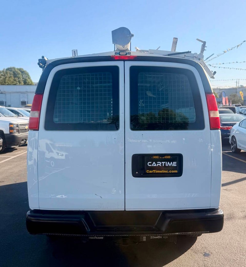 Chevrolet Express Cargo Van Vehicle Full-screen Gallery Image 05