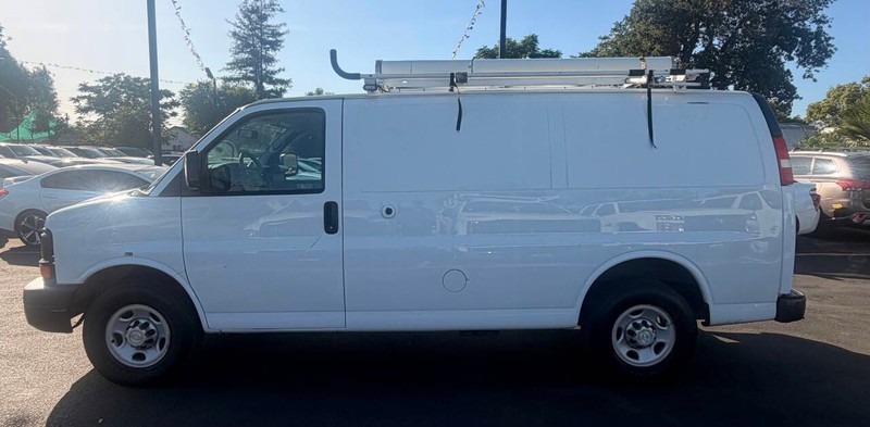 Chevrolet Express Cargo Van Vehicle Full-screen Gallery Image 08