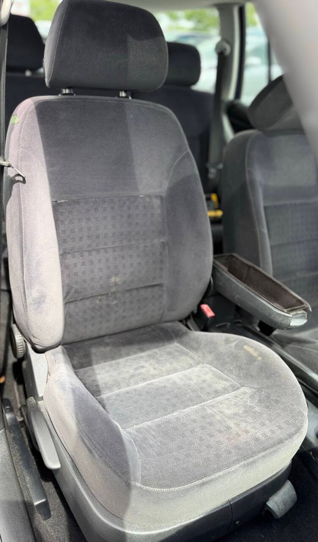 Volkswagen Jetta Vehicle Full-screen Gallery Image 14