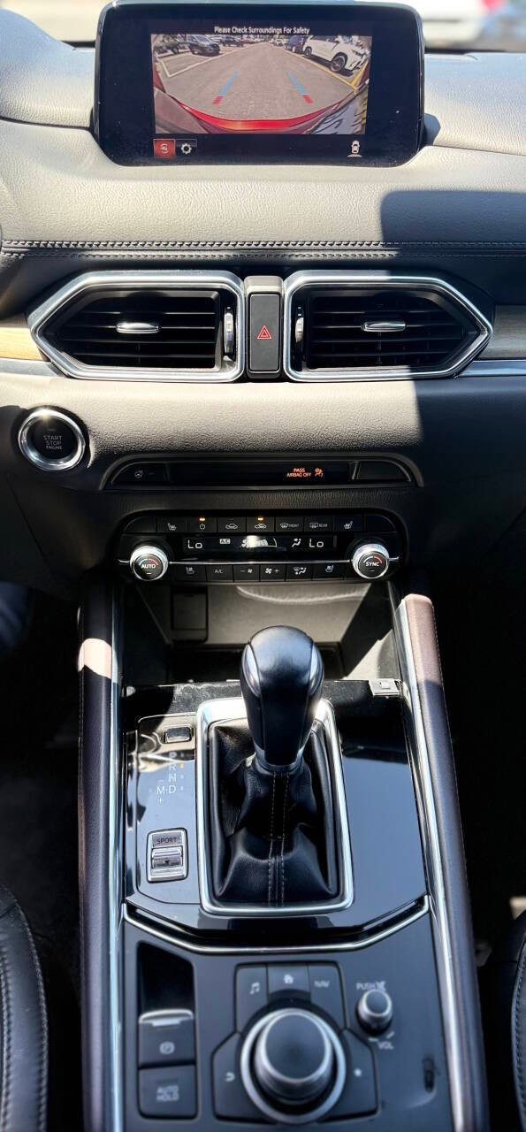 Mazda CX-5 Vehicle Full-screen Gallery Image 11