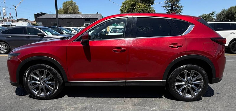 Mazda CX-5 Vehicle Full-screen Gallery Image 04