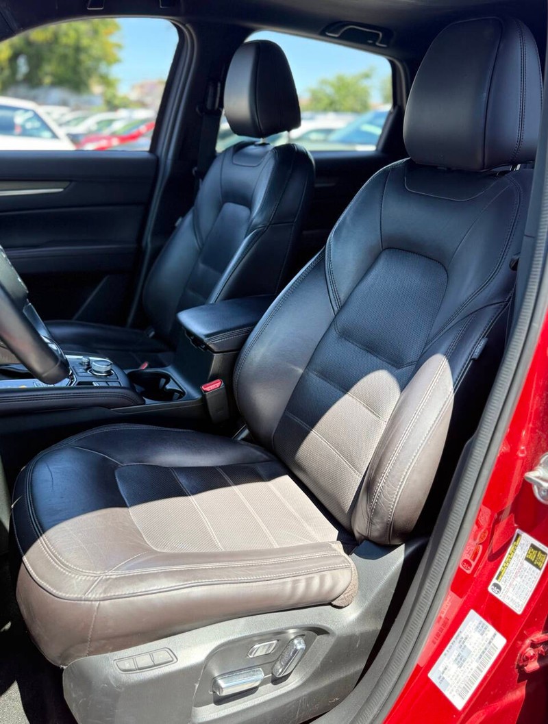 Mazda CX-5 Vehicle Full-screen Gallery Image 12