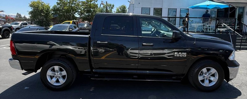 Ram 1500 Vehicle Full-screen Gallery Image 05