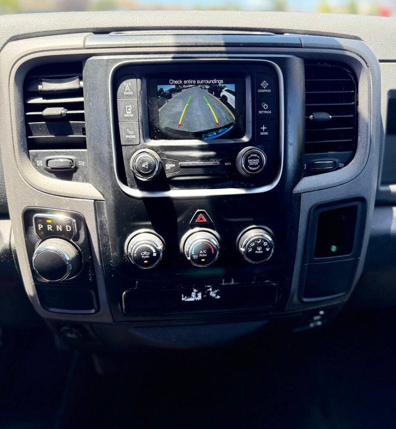 Ram 1500 Vehicle Full-screen Gallery Image 11
