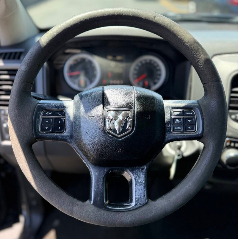 Ram 1500 Vehicle Full-screen Gallery Image 12