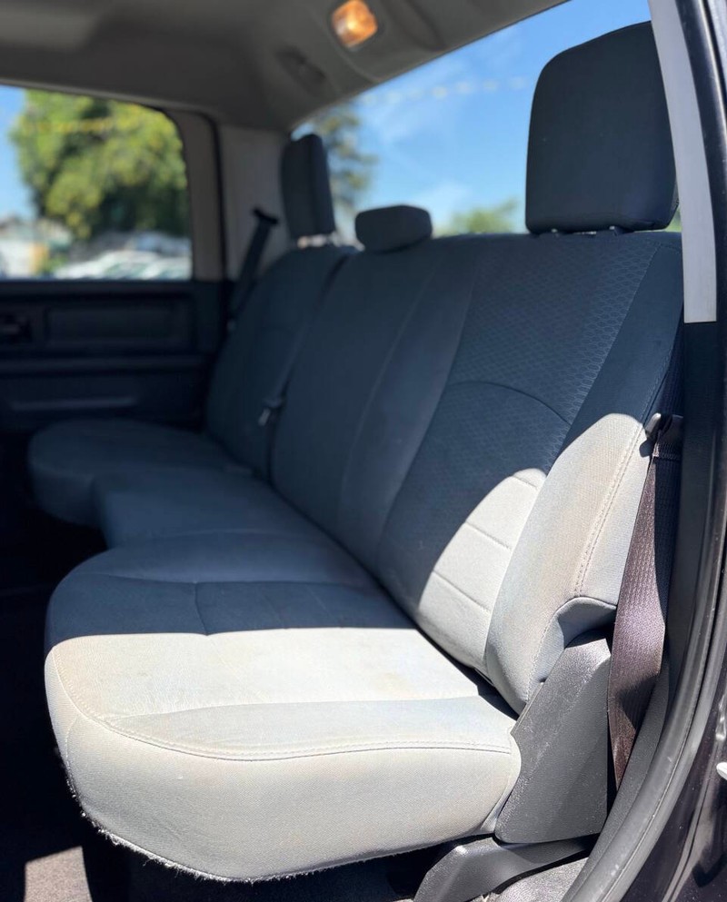 Ram 1500 Vehicle Full-screen Gallery Image 17