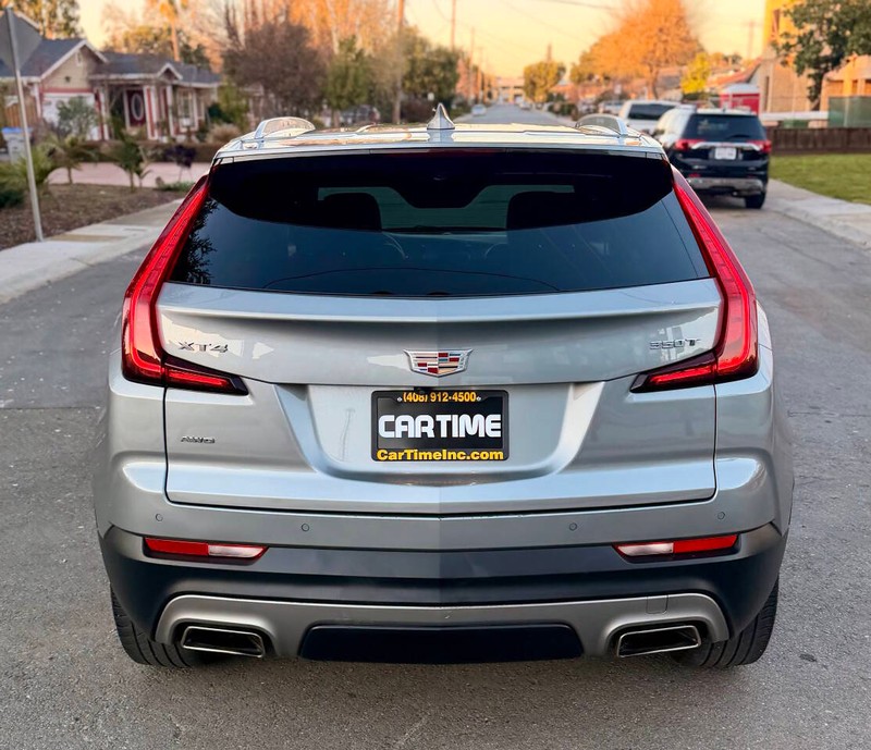 Cadillac XT4 Vehicle Full-screen Gallery Image 07