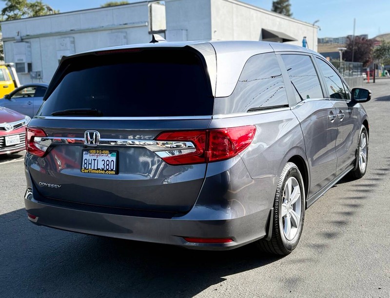 Honda Odyssey Vehicle Full-screen Gallery Image 05