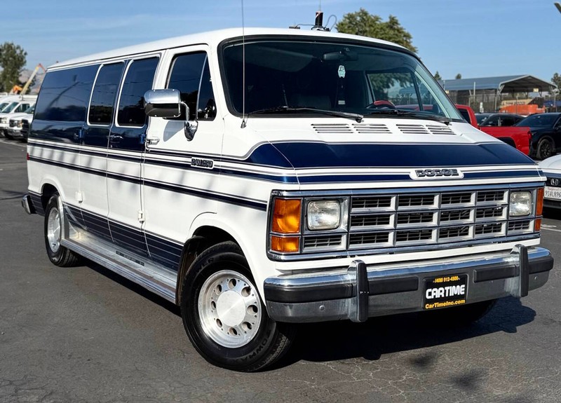 Dodge Ram Van Vehicle Full-screen Gallery Image 02