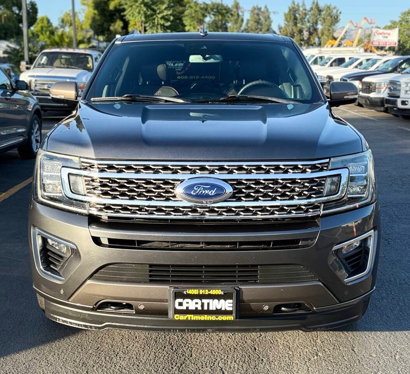 Ford Expedition Max Vehicle Full-screen Gallery Image 02