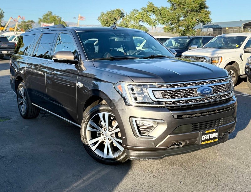 Ford Expedition Max Vehicle Full-screen Gallery Image 03