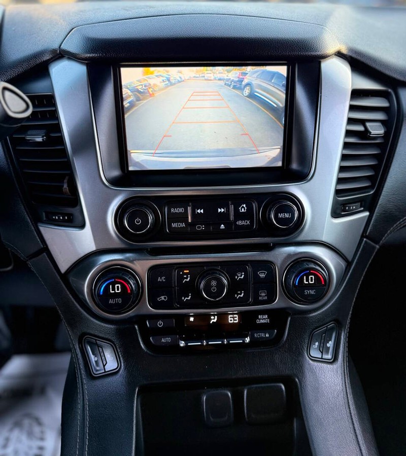 Chevrolet Tahoe Vehicle Full-screen Gallery Image 11