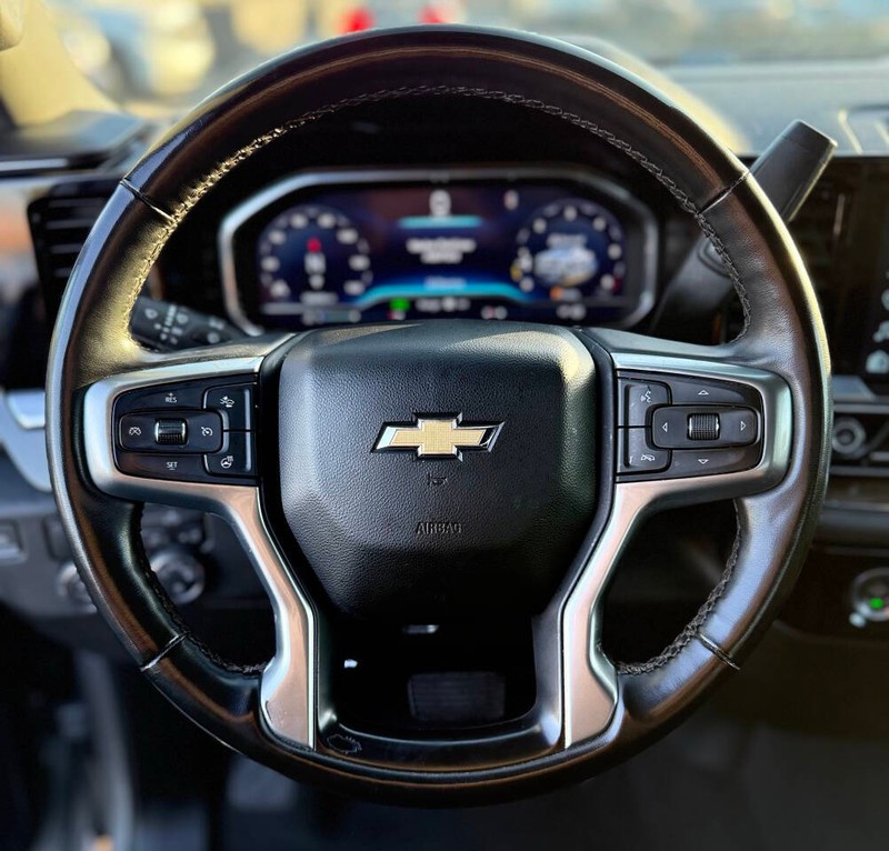 Chevrolet Silverado 1500 Vehicle Full-screen Gallery Image 10