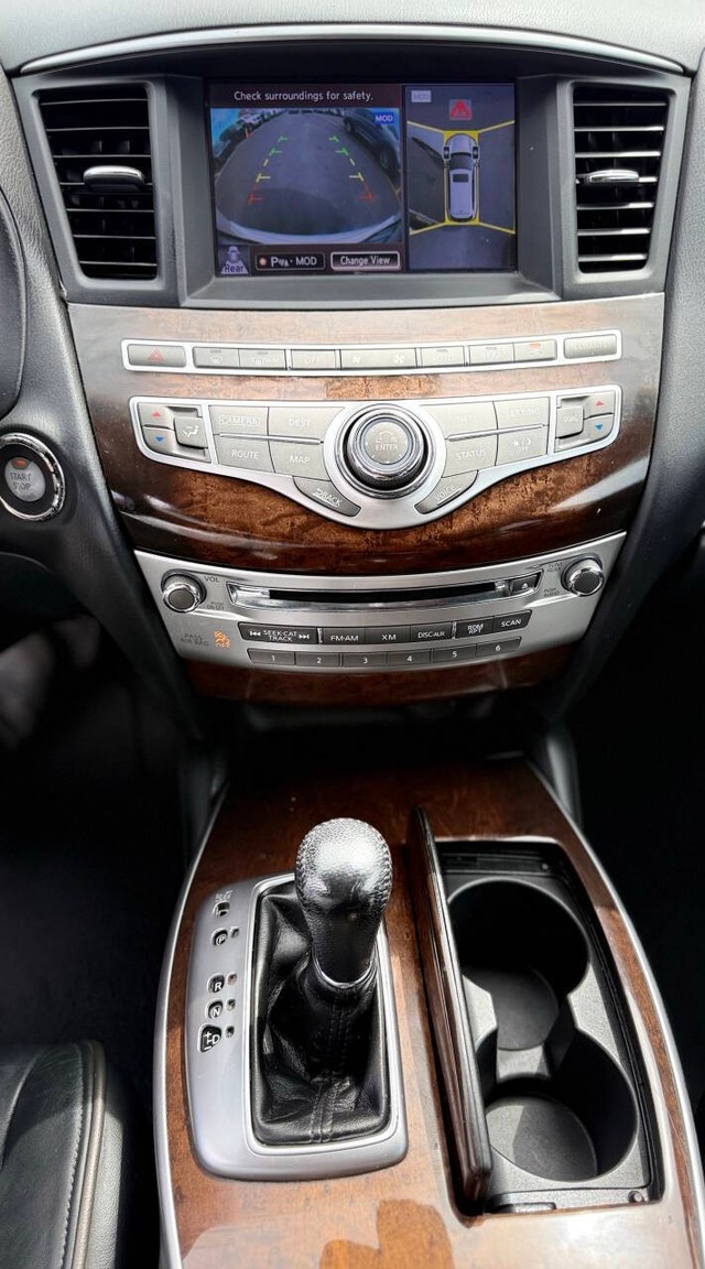 INFINITI JX35 Vehicle Full-screen Gallery Image 11
