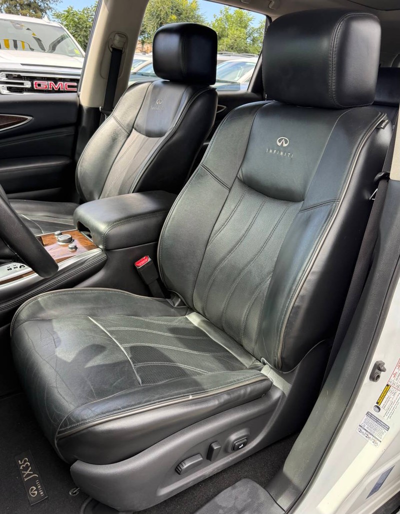 INFINITI JX35 Vehicle Full-screen Gallery Image 12
