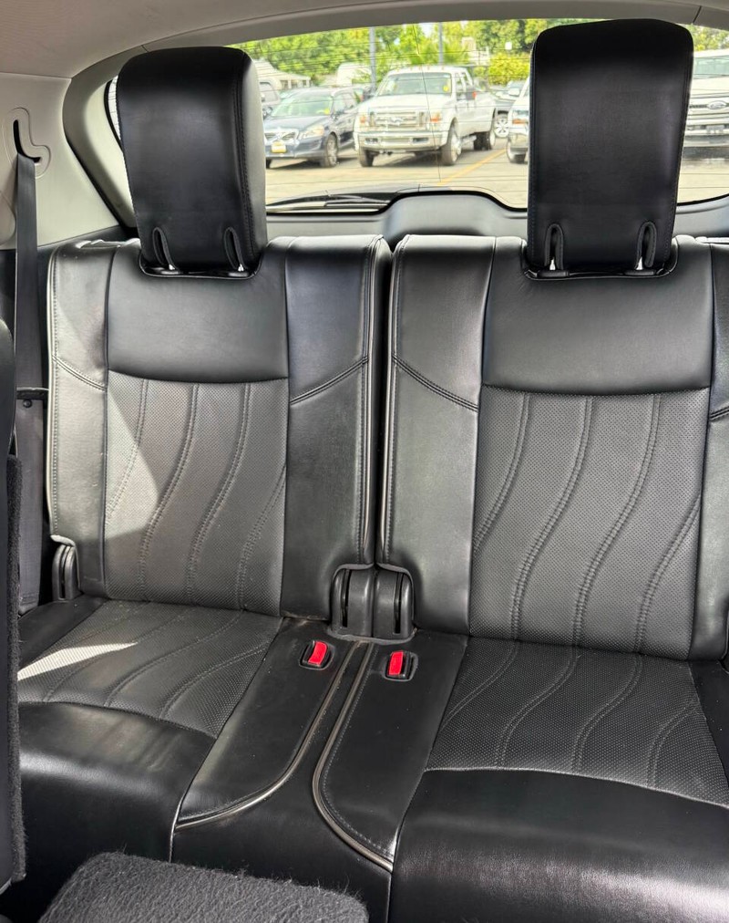 INFINITI JX35 Vehicle Full-screen Gallery Image 16