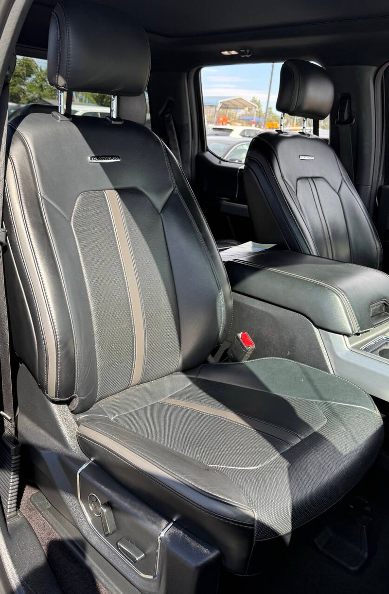 Ford F-150 Vehicle Full-screen Gallery Image 13