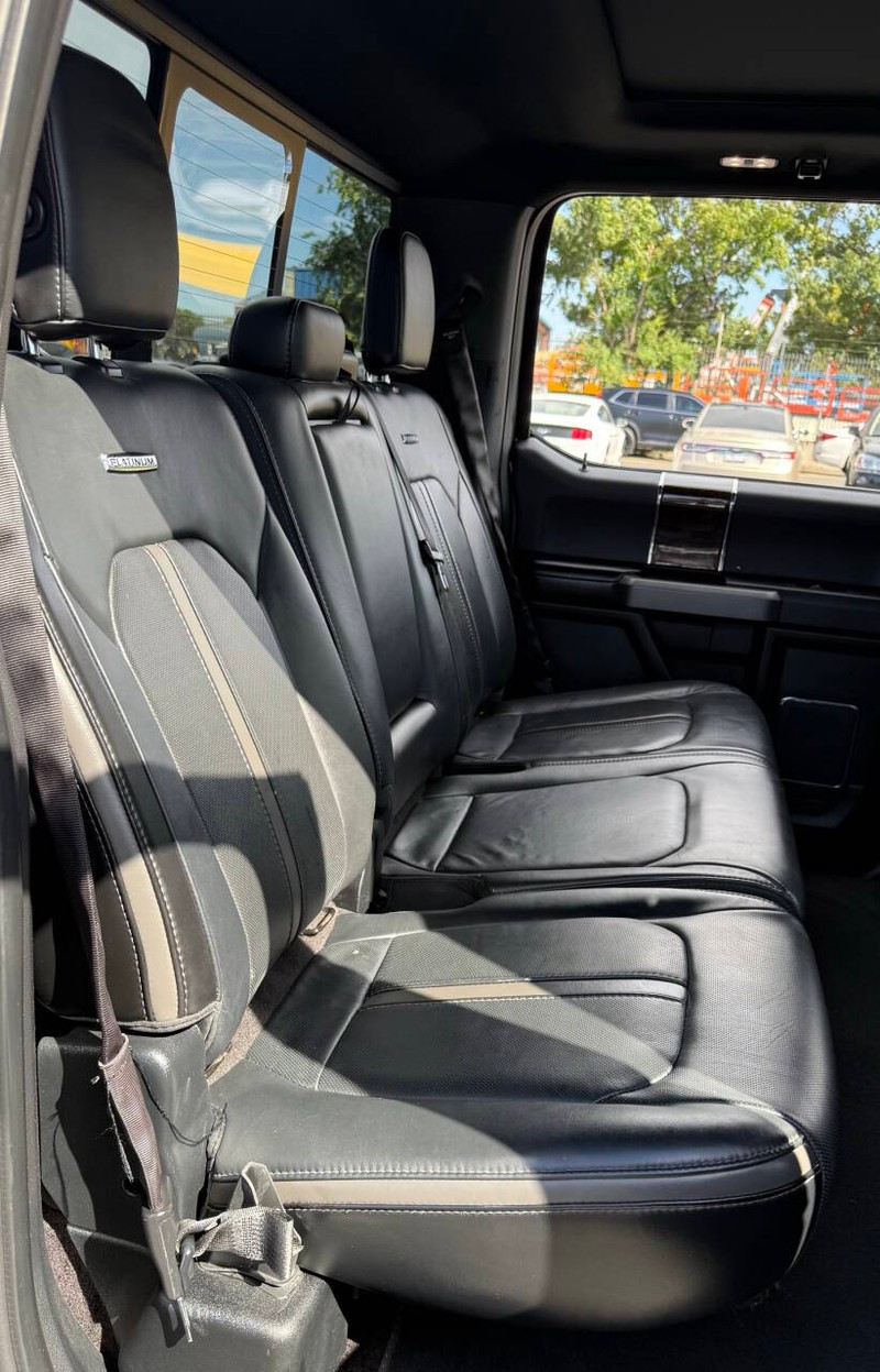 Ford F-150 Vehicle Full-screen Gallery Image 14