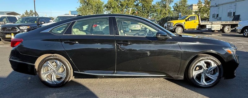 Honda Accord Sedan Vehicle Full-screen Gallery Image 09