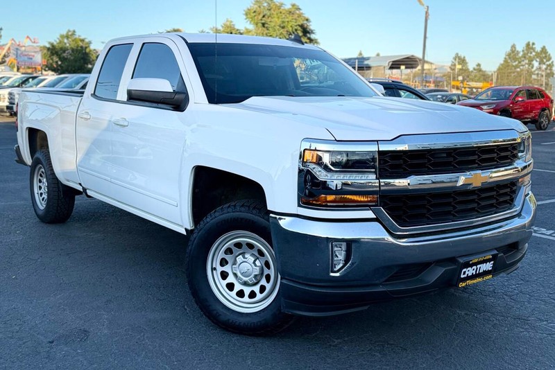 Chevrolet Silverado 1500 Vehicle Full-screen Gallery Image 03