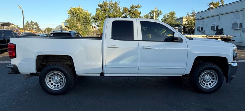 Chevrolet Silverado 1500 Vehicle Full-screen Gallery Image 05