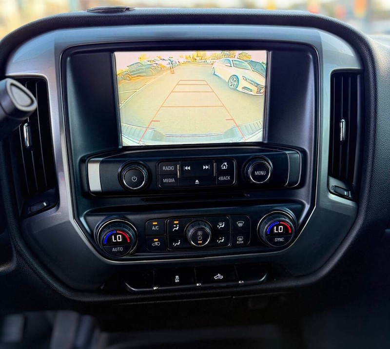 Chevrolet Silverado 1500 Vehicle Full-screen Gallery Image 11