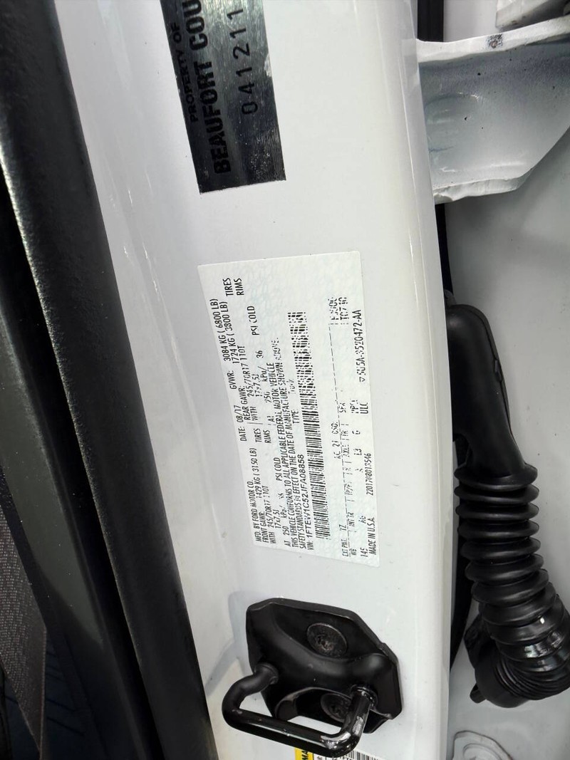 Ford F-150 Vehicle Full-screen Gallery Image 14