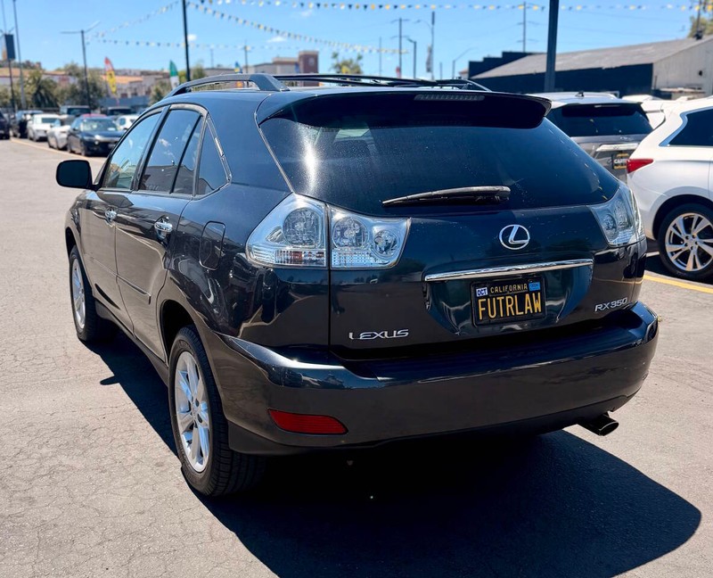 Lexus RX 350 Vehicle Full-screen Gallery Image 04