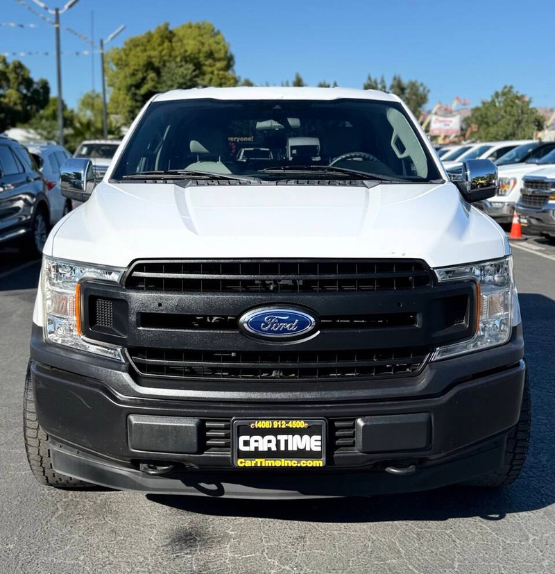 Ford F-150 Vehicle Full-screen Gallery Image 02