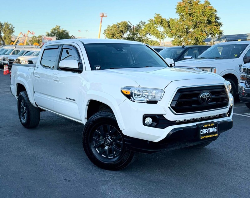 Toyota Tacoma 2WD Vehicle Full-screen Gallery Image 02