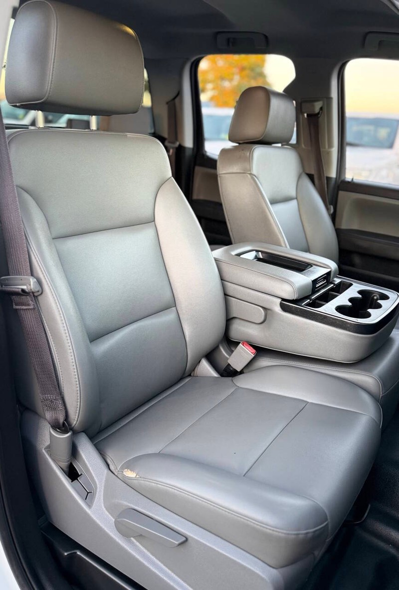 Chevrolet Silverado 1500 Vehicle Full-screen Gallery Image 14