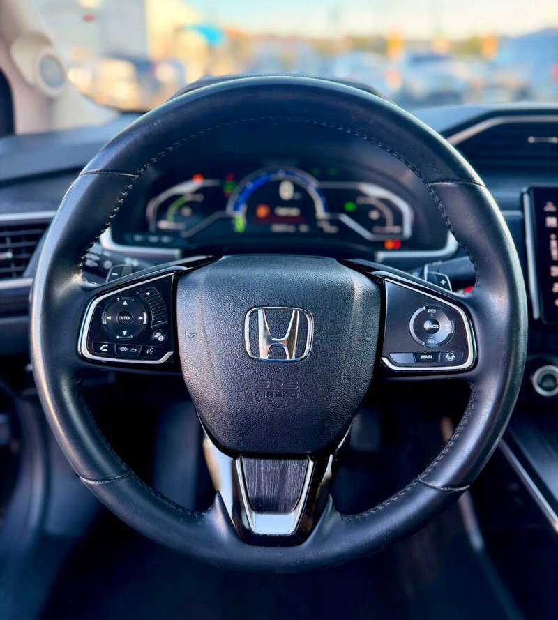 Honda Clarity Plug-In Hybrid Vehicle Full-screen Gallery Image 08