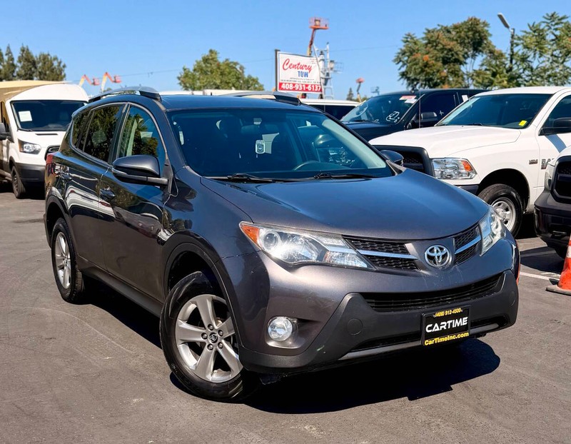 Toyota RAV4 Vehicle Full-screen Gallery Image 02
