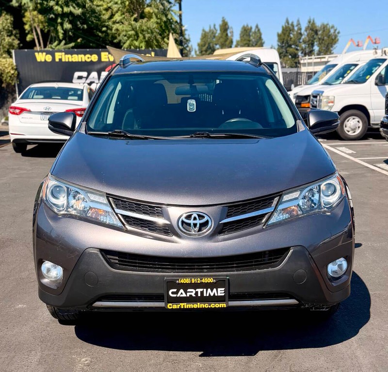 Toyota RAV4 Vehicle Full-screen Gallery Image 03