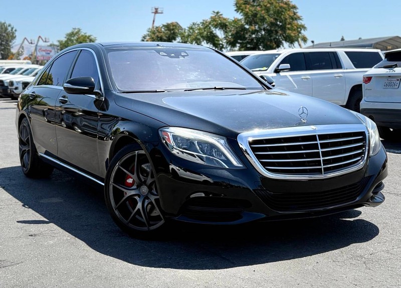 Mercedes-Benz S-Class Vehicle Full-screen Gallery Image 03