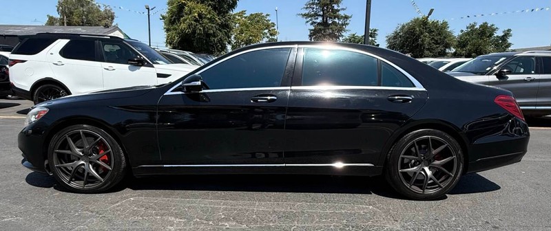 Mercedes-Benz S-Class Vehicle Full-screen Gallery Image 04