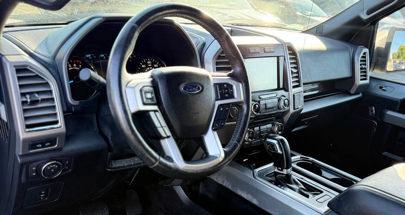 Ford F-150 Vehicle Full-screen Gallery Image 09