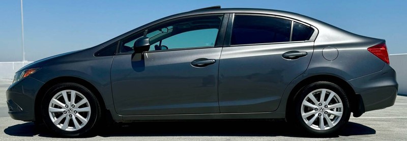 Honda Civic Sedan Vehicle Full-screen Gallery Image 06