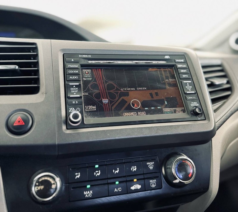 Honda Civic Sedan Vehicle Full-screen Gallery Image 17