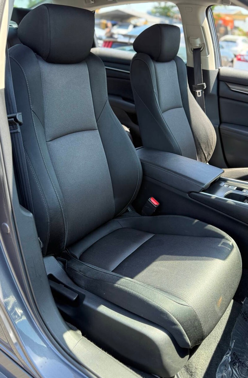 Honda Accord Hybrid Vehicle Full-screen Gallery Image 13