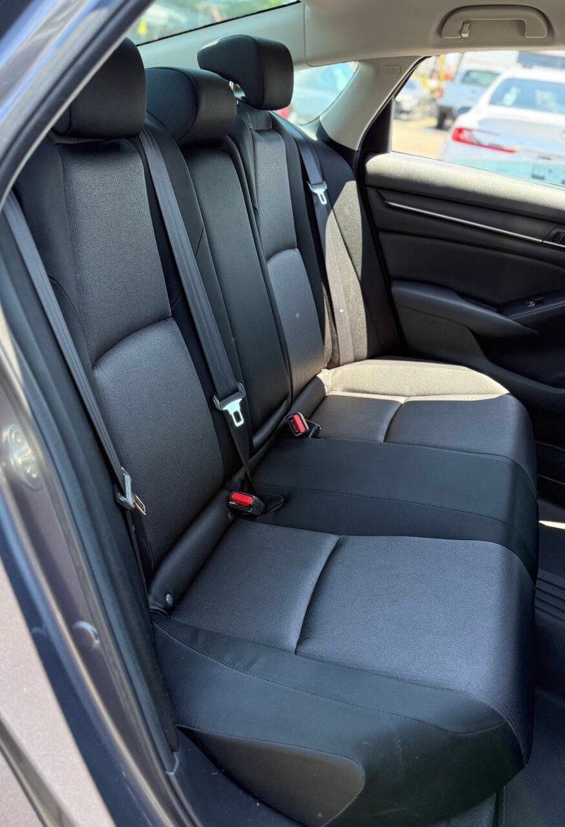 Honda Accord Hybrid Vehicle Full-screen Gallery Image 14