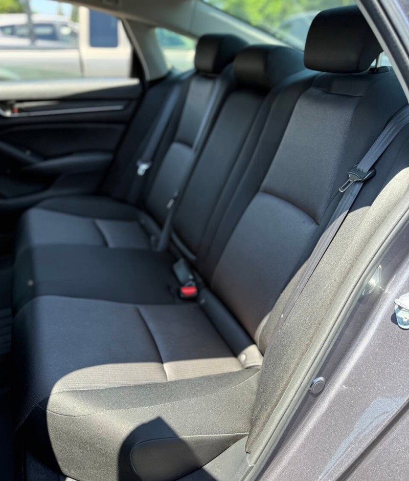 Honda Accord Hybrid Vehicle Full-screen Gallery Image 15