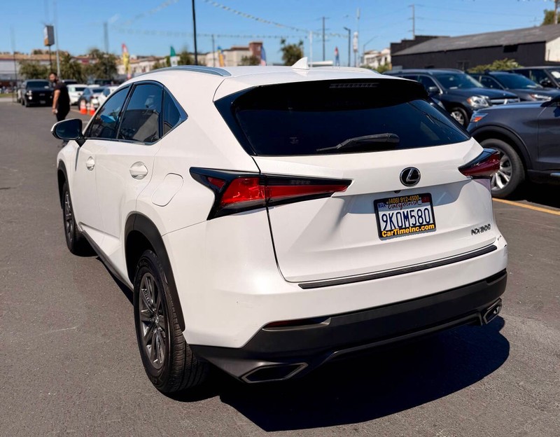 Lexus NX Vehicle Full-screen Gallery Image 06