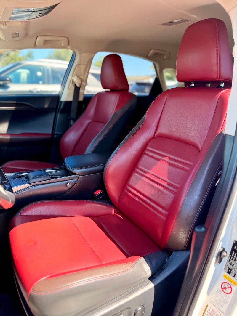 Lexus NX Vehicle Full-screen Gallery Image 12