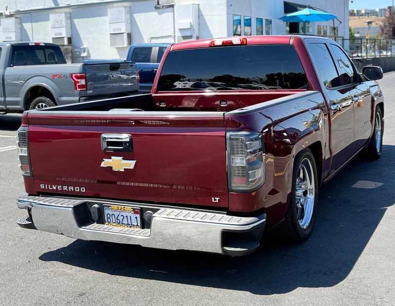 Chevrolet Silverado 1500 Vehicle Full-screen Gallery Image 06