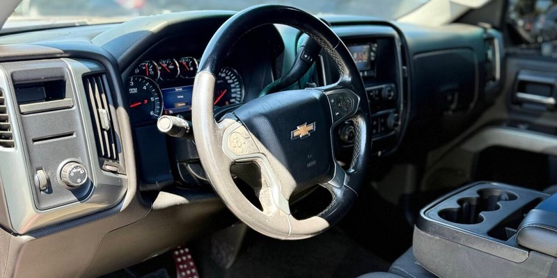 Chevrolet Silverado 1500 Vehicle Full-screen Gallery Image 09