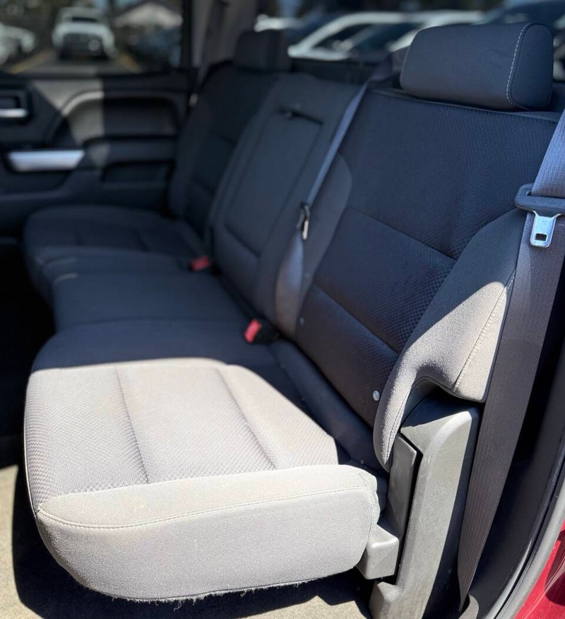 Chevrolet Silverado 1500 Vehicle Full-screen Gallery Image 15