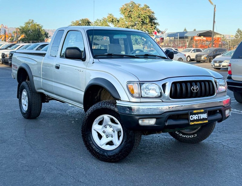 Toyota Tacoma Vehicle Full-screen Gallery Image 04