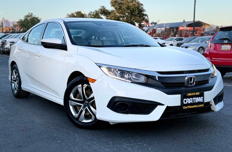 Honda Civic Sedan Vehicle Full-screen Gallery Image 03